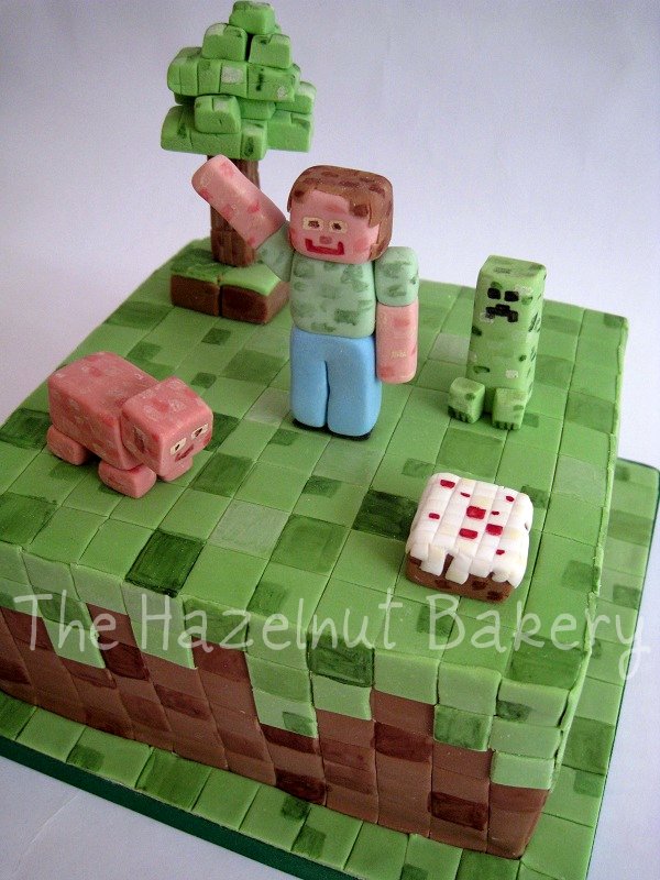 Minecraft Pig Cake Ideas and Designs