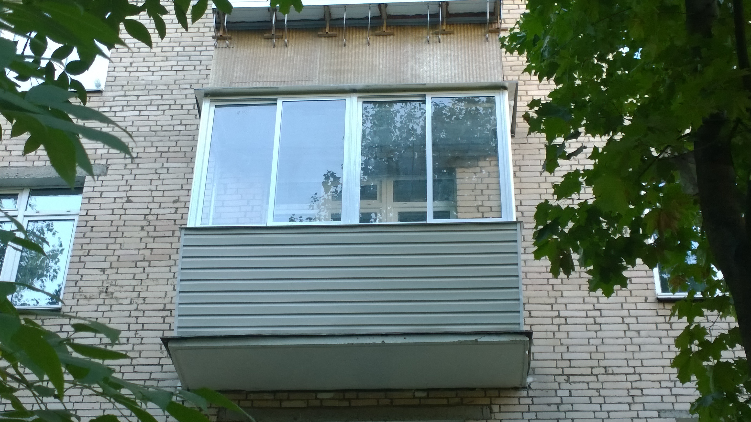 Балкон в хрущевке за 26 000 рублей.