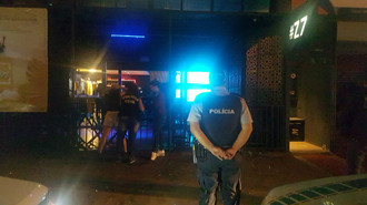 Polícia realiza operação de fiscalização de boates