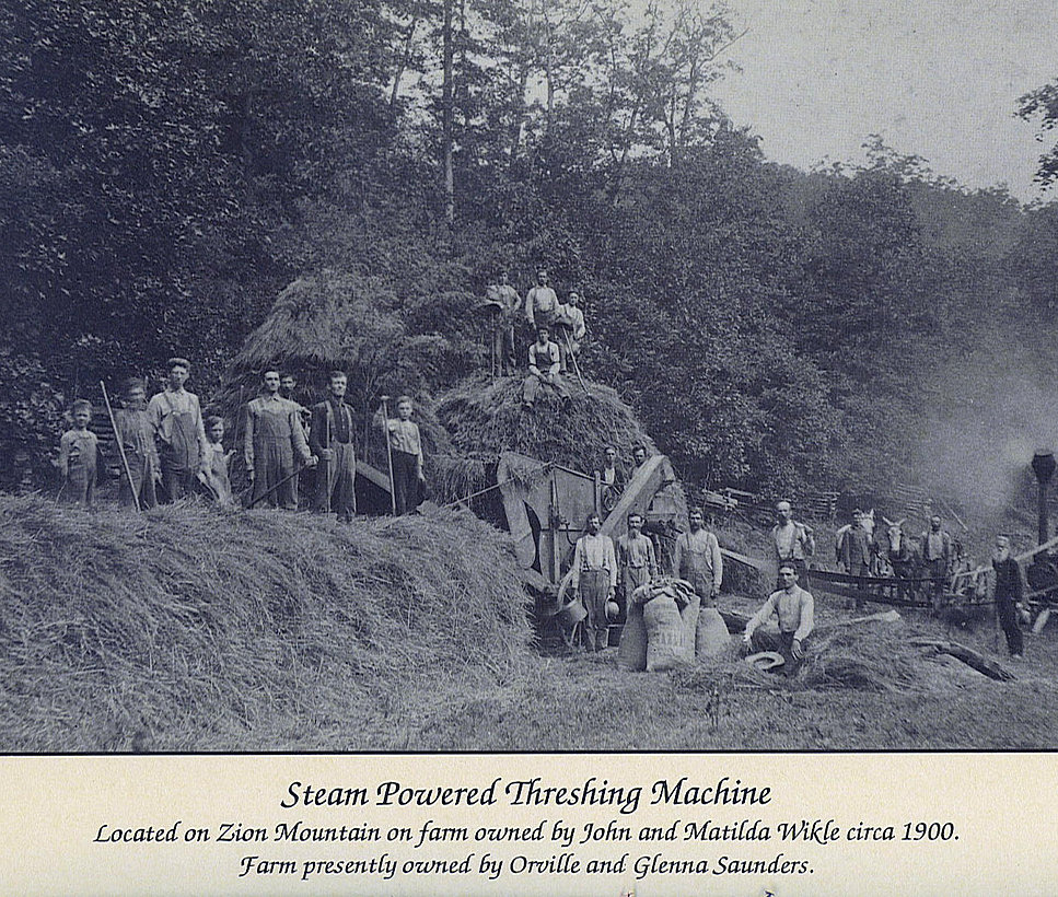 1900 Treshing Machine