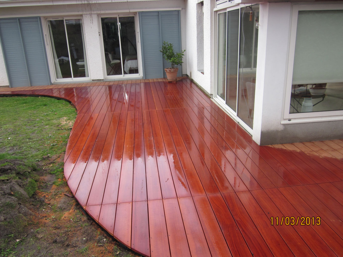 lames de terrasse en mukulungu bordeaux terrasse bois 2JPG lames de terrasse en mukulungu bordeaux terrasse bois 2JPG