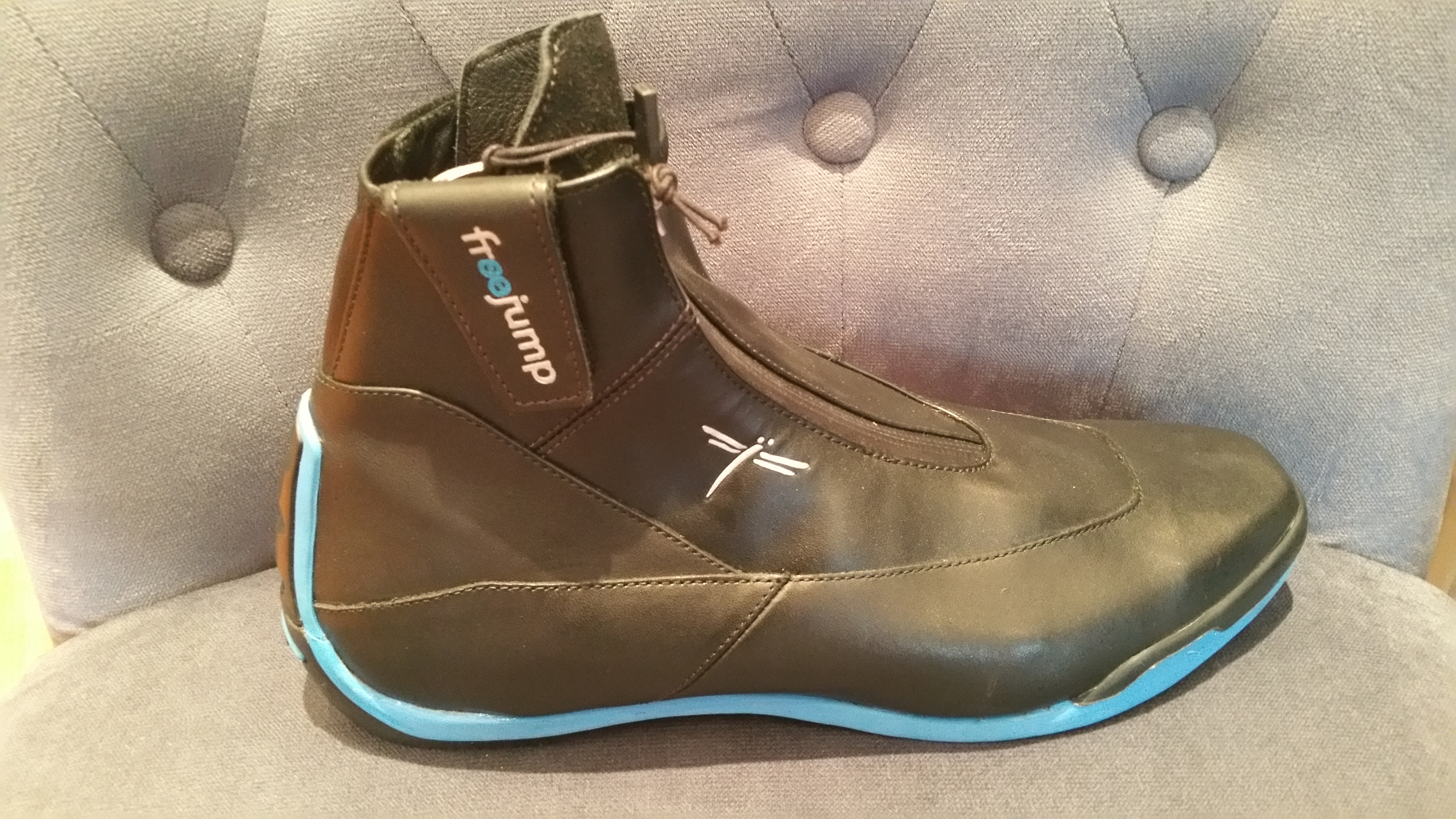 freejump canvas boots