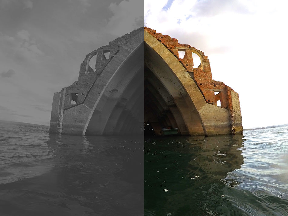 Imagem da igreja parcialmente submersa