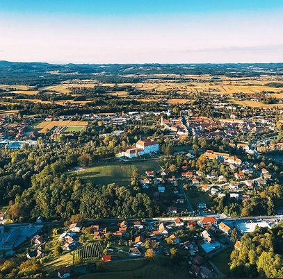 Drohne_Obersteiermark_Schloss Agata_mobile.jpg