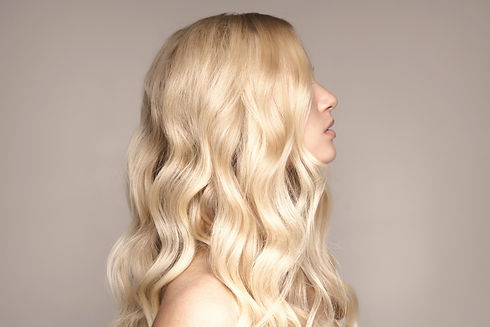 Blonde%20Wavy%20Hair_edited.jpg