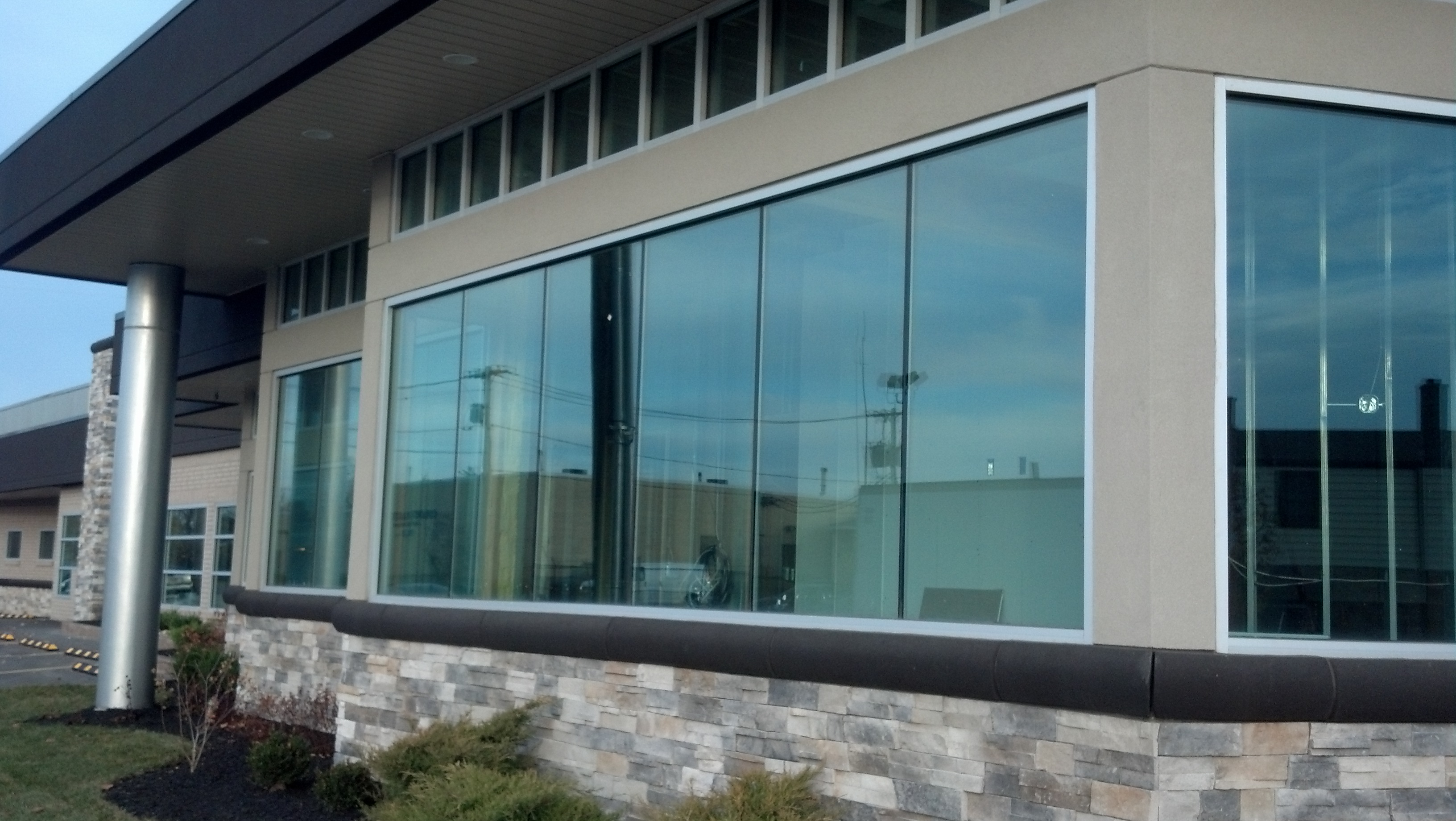 commercial glass va