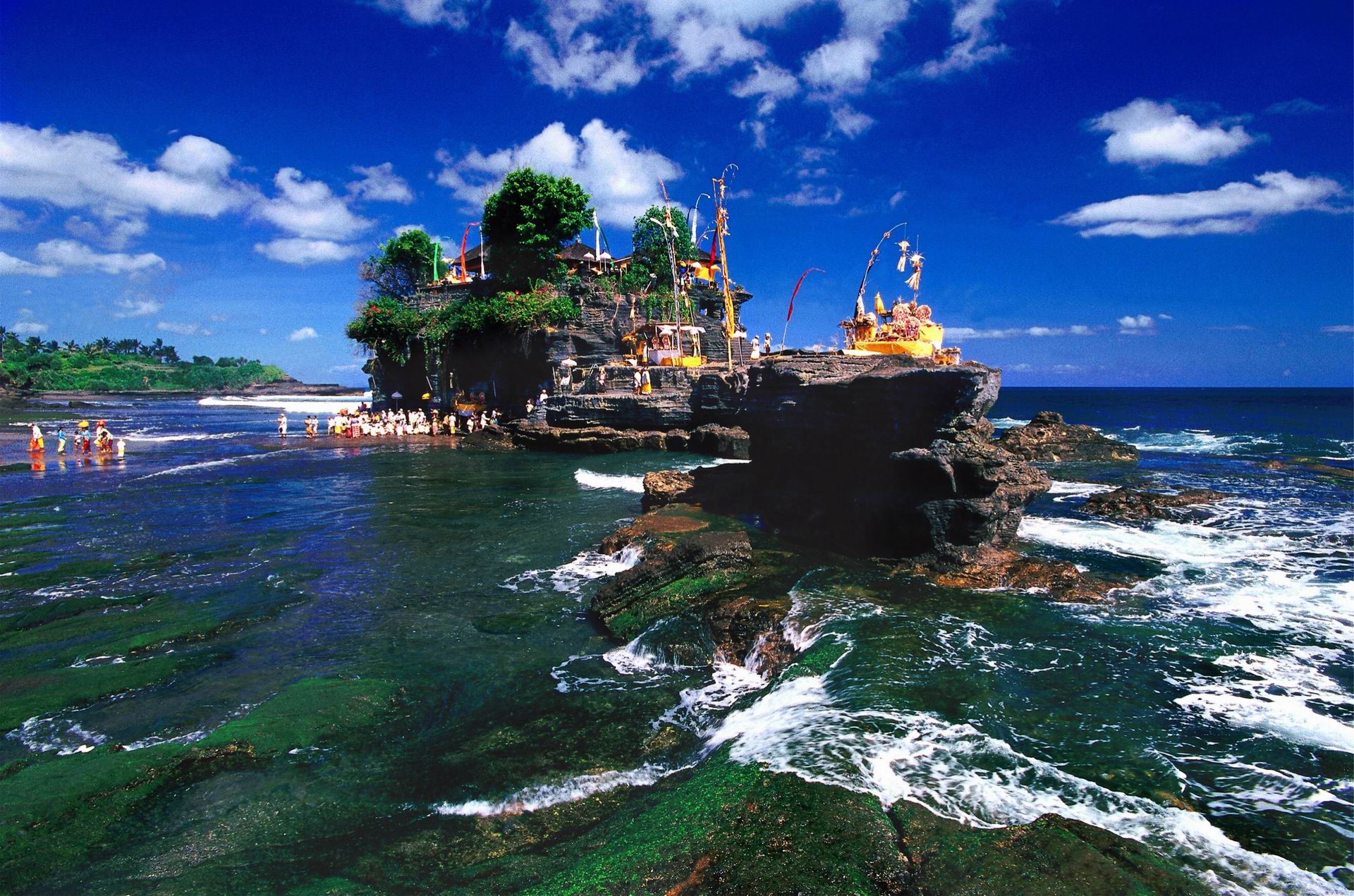 When is the Best Time to Visit Indonesia?