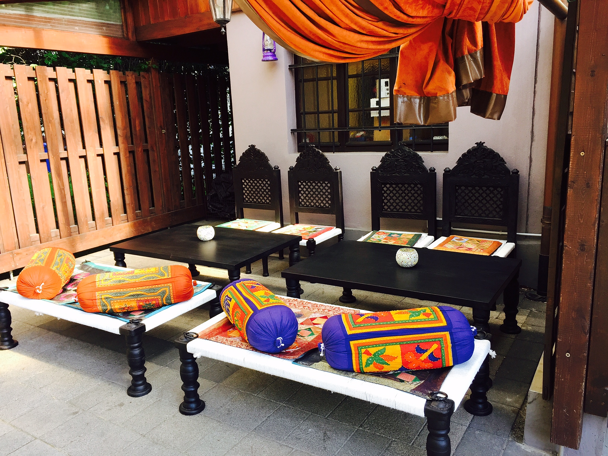 Caf Zafran Indisches Restaurant Traditionelle Indische Mbel