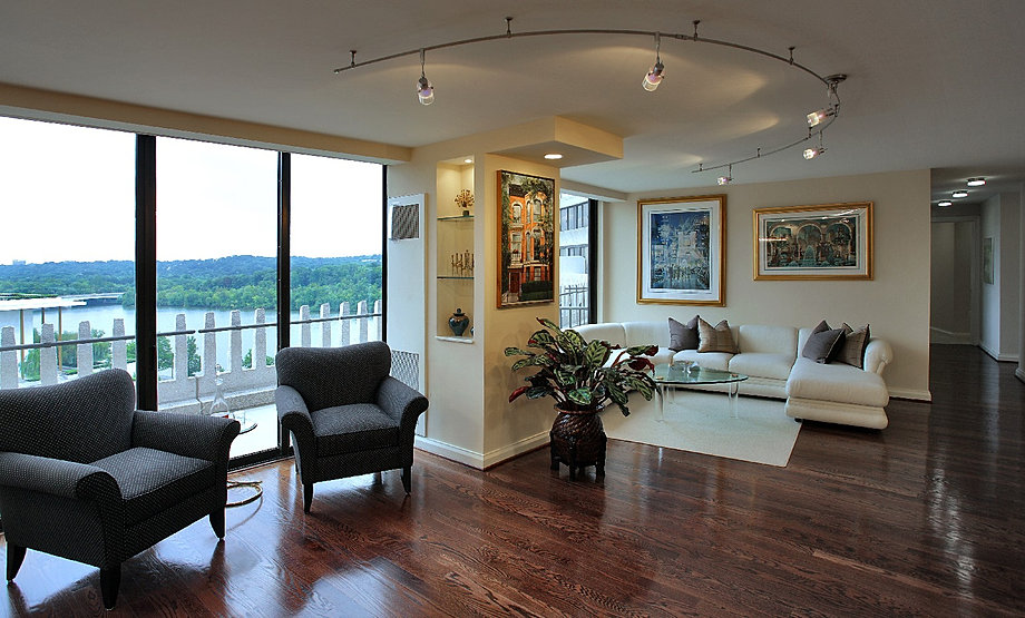 Winston Real Estate Real Estate Broker 1421 Watergate South