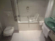 handicap, accessibilité, témoignage, PMR, personne à mobilité réduite, domicile, aménagement, salle-de-bains, siège, douche, hôtels