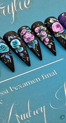 9d81b9_3a7fabc2ea2e4515b09db5c3e741e5ac.jpg_srz_p_220_408_75_22_0.50_1.20_0.00_jpg_srz