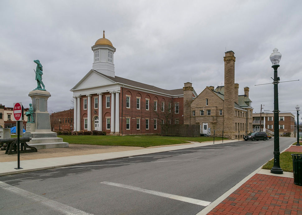 Highland County Courthouse 2.jpg