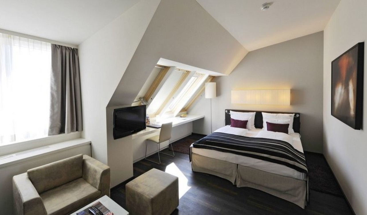 Apartment interior loft: modern loft style apartments. loft in ...
