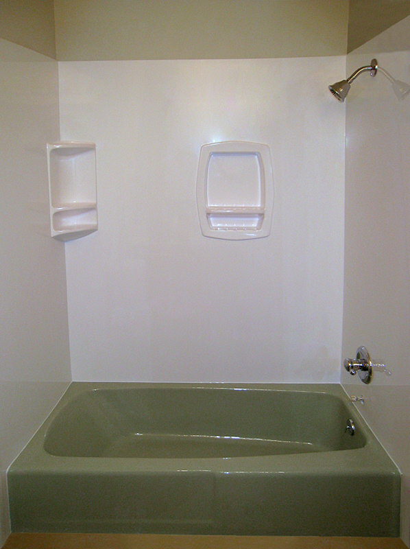 Bathfusions.com/ Chicago bathroom remodeling | 4_green-tub-surround-panels 15