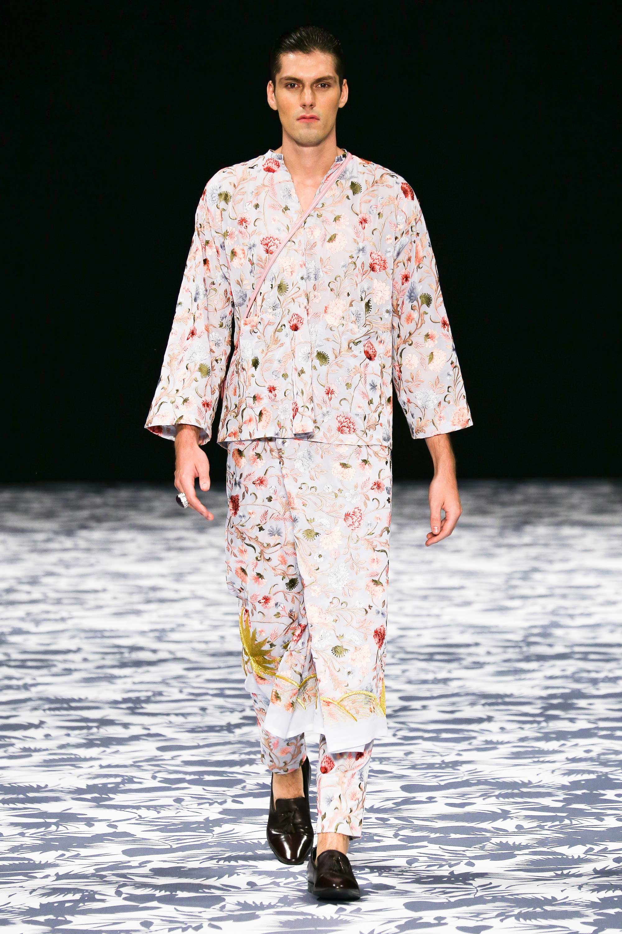 May 2016 – Den of Men The style here is not simply throwing everything to her but rather relies heavily on the building blocks of well thought out designs from colours and