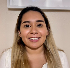 Leslie Headshot.jpg