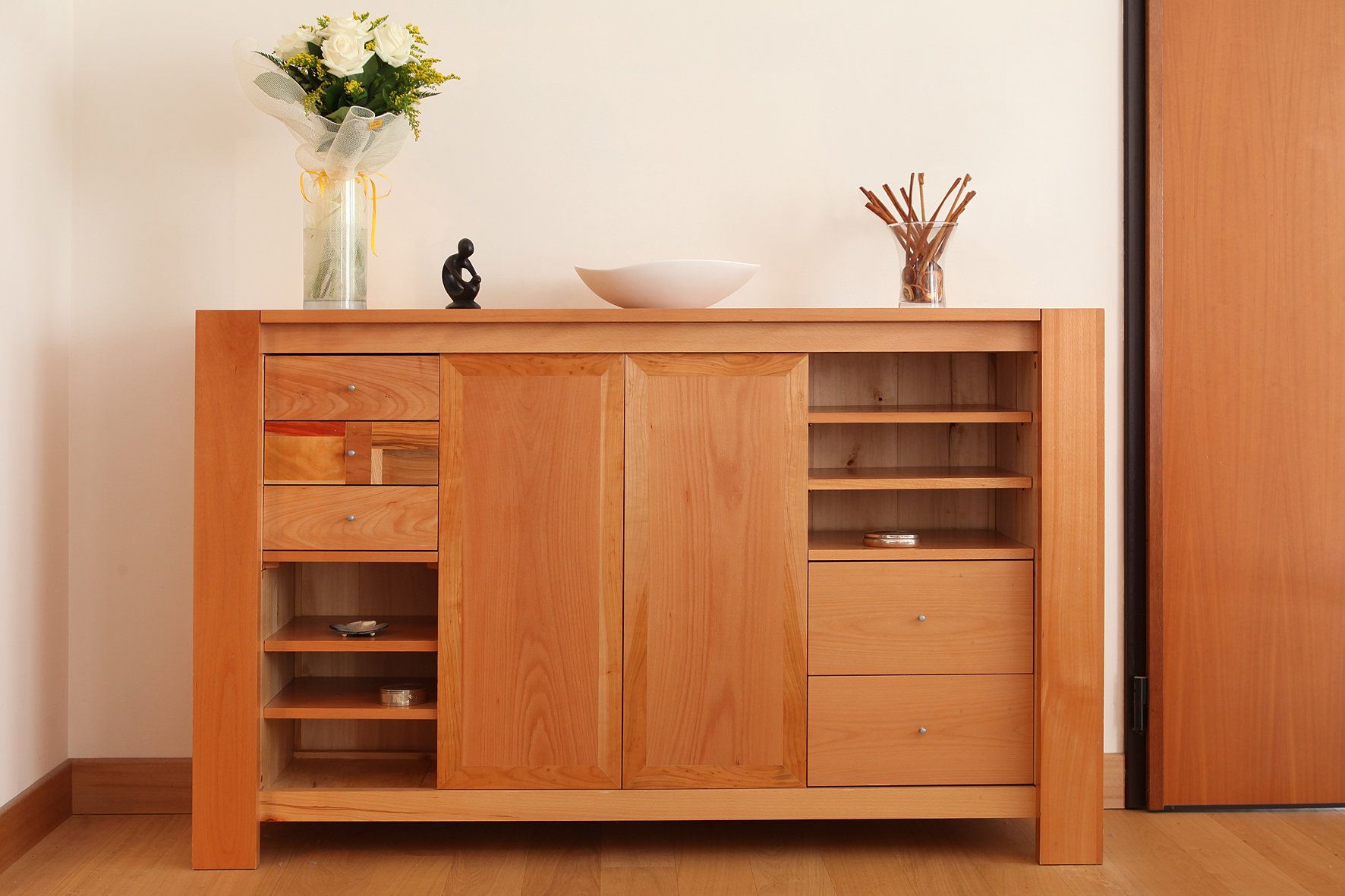 Mobili in legno massello reggio emilia ferrari falegnami ... Credenza in legno massello