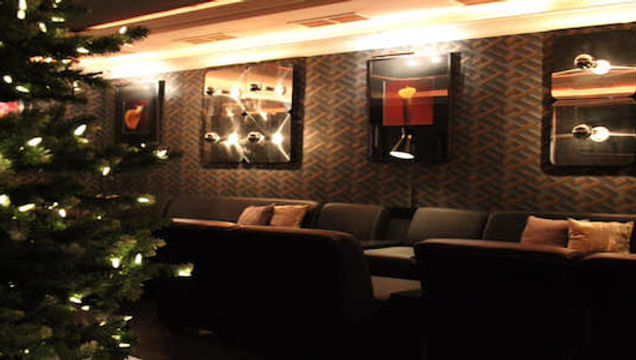 Heile Welt Gay Bar In Berlin Gaymapper