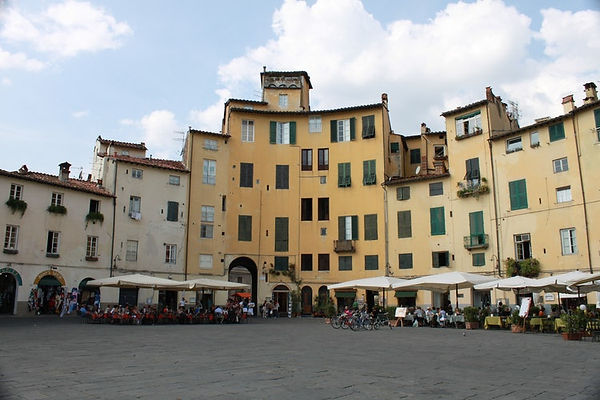 piazza-anfiteatro.jpg