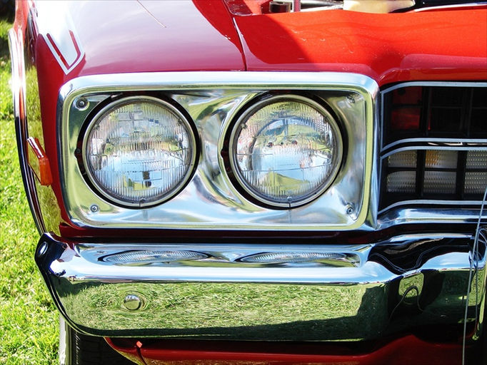 Yellow tail lights big bold red