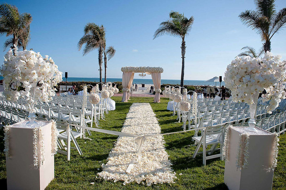 Centerpiece-Ideas-For-Garden-Weddings.jpg