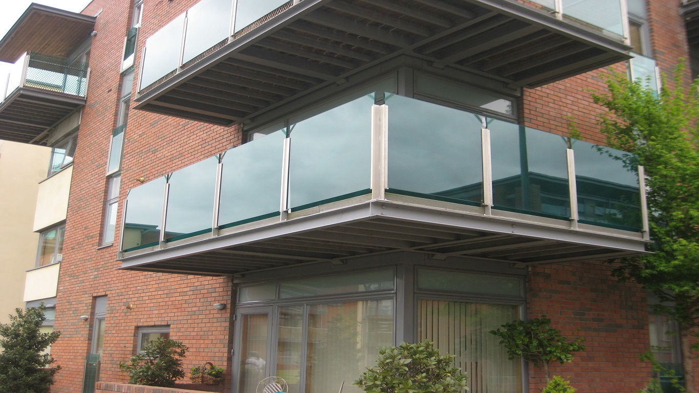 Acrylic balcony screens,acrylic screens,fabric screens, deck.