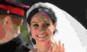 *实际的*化妆产品用于皇家婚礼的Meghan Markle |英国化妆新闻| Fyi Beauty.