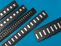 把小小的Electronic Component装进这些格子里面。 把小小的Electronic Component装进这些格子里面。