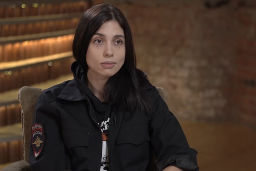 Мосгорсуд заочно арестовал участницу Pussy Riot Надежду Толоконникову