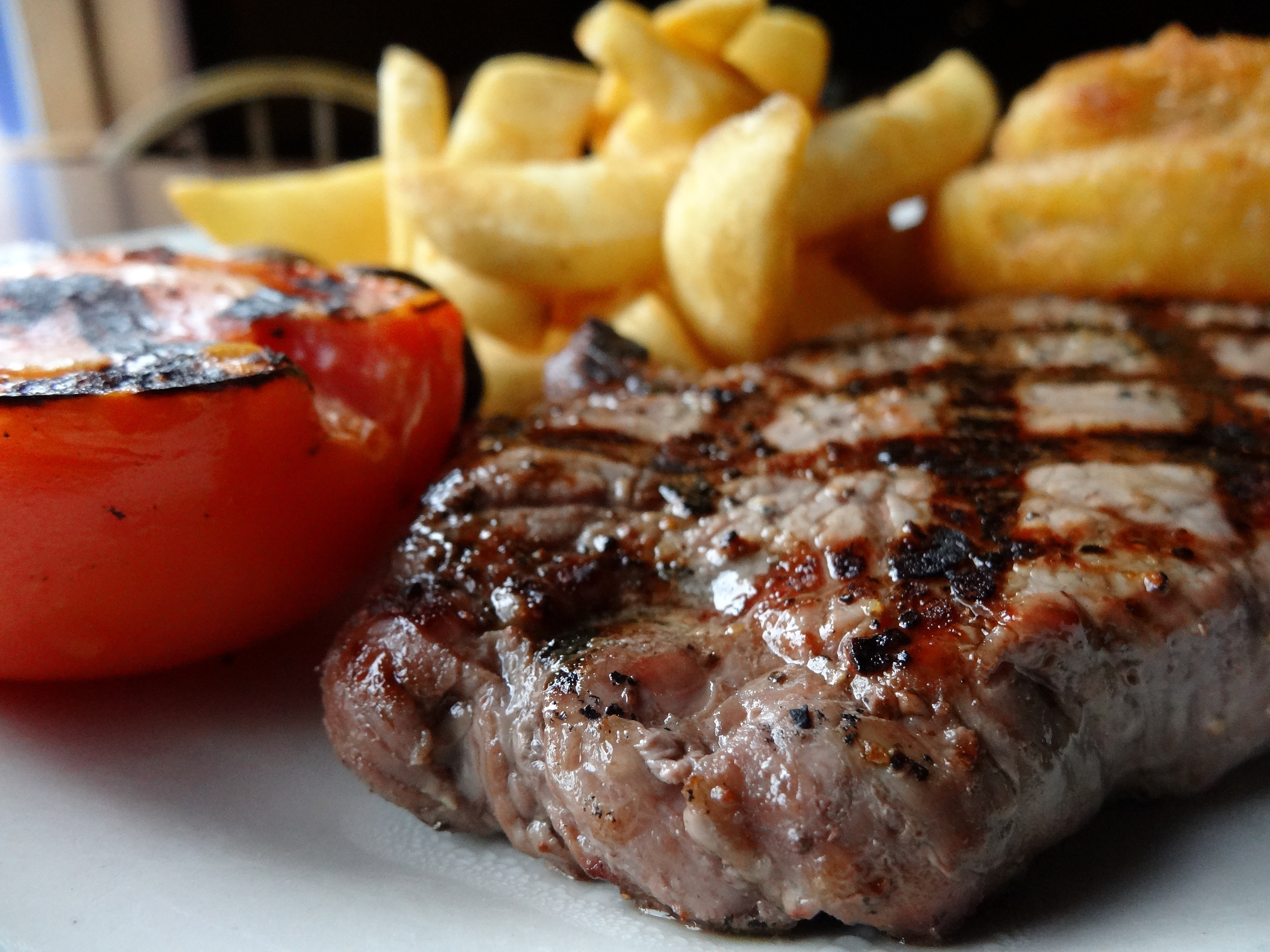 Coat of arms pub, English Pub Steak and Chips