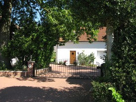 B+B outside2