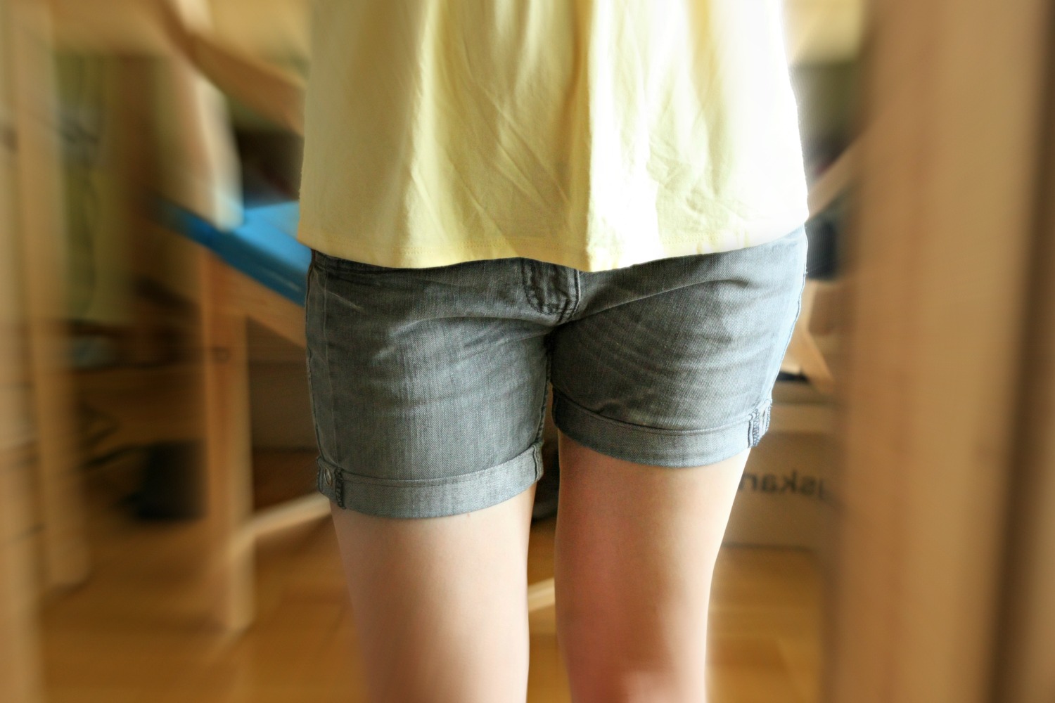 Pantaloni scurti din blugi vechi Pantaloni scurti din blugi vechi