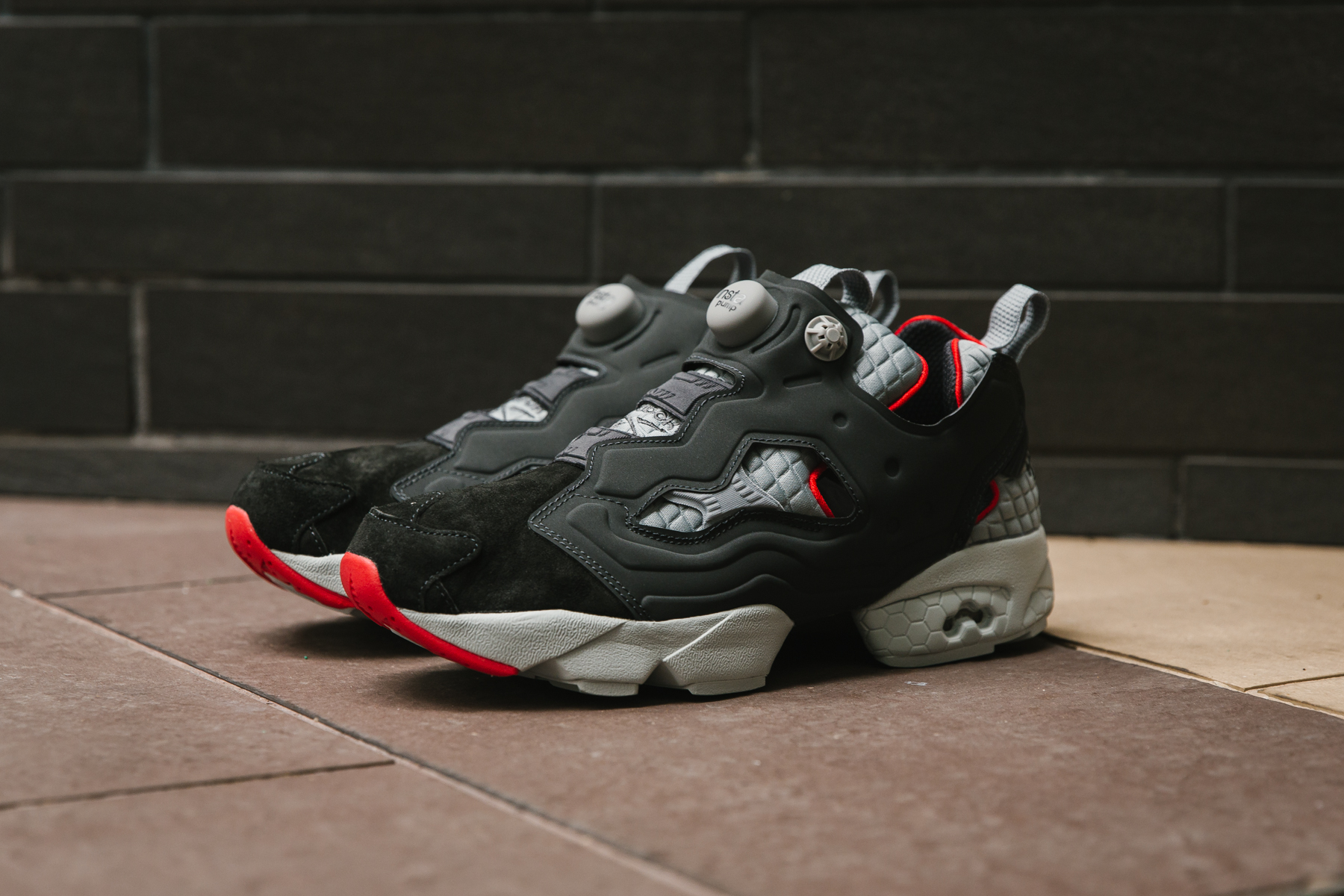 how reebok pump works
