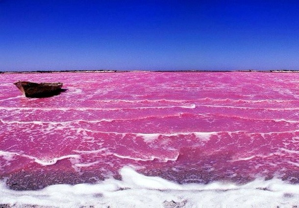 Danau Retba, Senegal | showstopperdiaries.wixsite.com