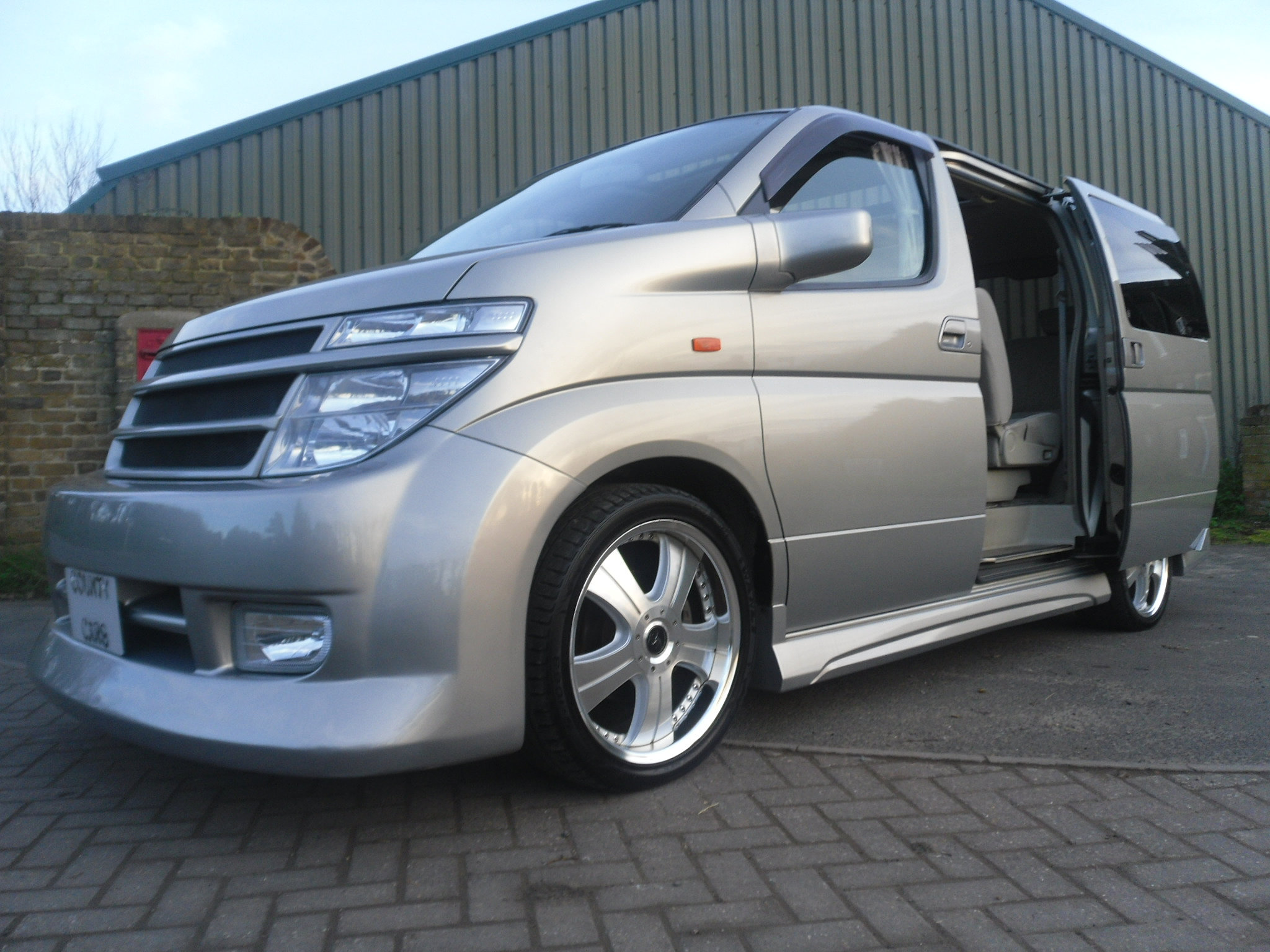 Nissan elgrand 8 seater cars #6