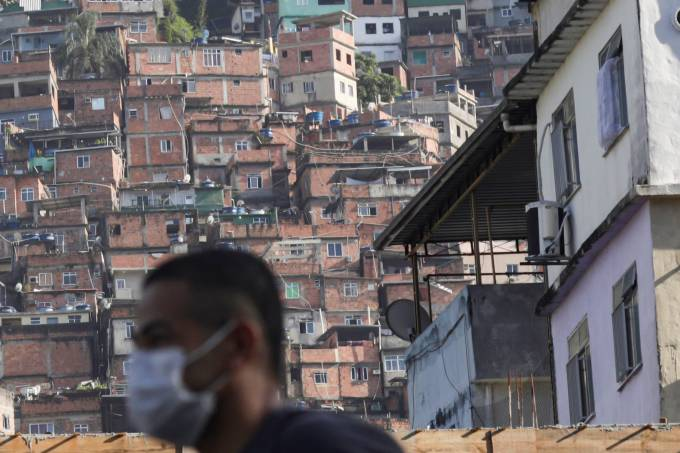 Favelas: Atualmente, há mais de 13 milhões de pessoas morando em favelas do país, que se concentram nas grandes metrópoles (Ricardo Moraes/Reuters).
