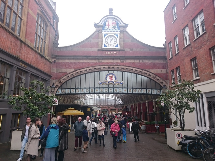 Entrance and exit of Shopping center which leads you to the Winder and Eton Central Station Entrance and exit of Shopping center which leads you to the Winder and Eton Central Station