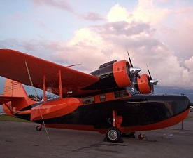 Alaska Aviation Museum - Exhibit galleries feature the evolution of Alaskan aviation from 1913 to the   present. Includes program and membership details. Located in Anchorage.