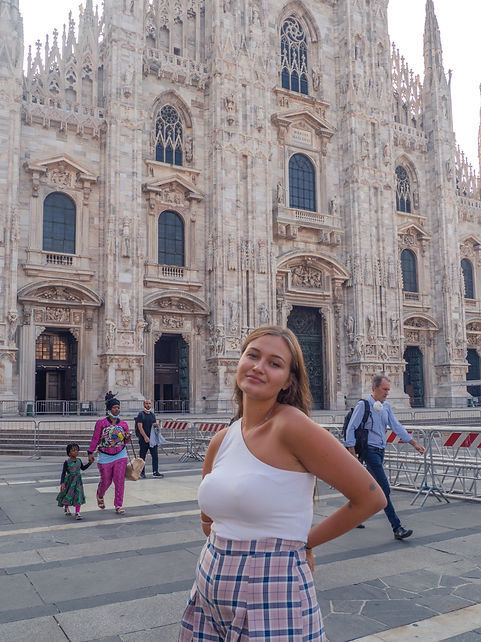 MILAN SHE TRAVELLED THE WORLD