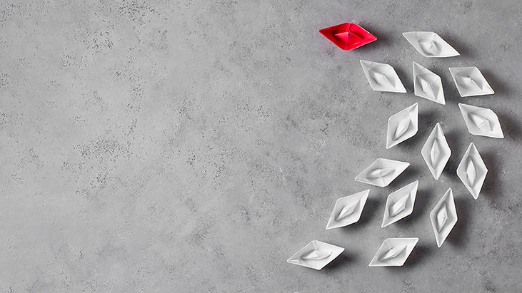 boss-s-day-arrangement-with-paper-boats-