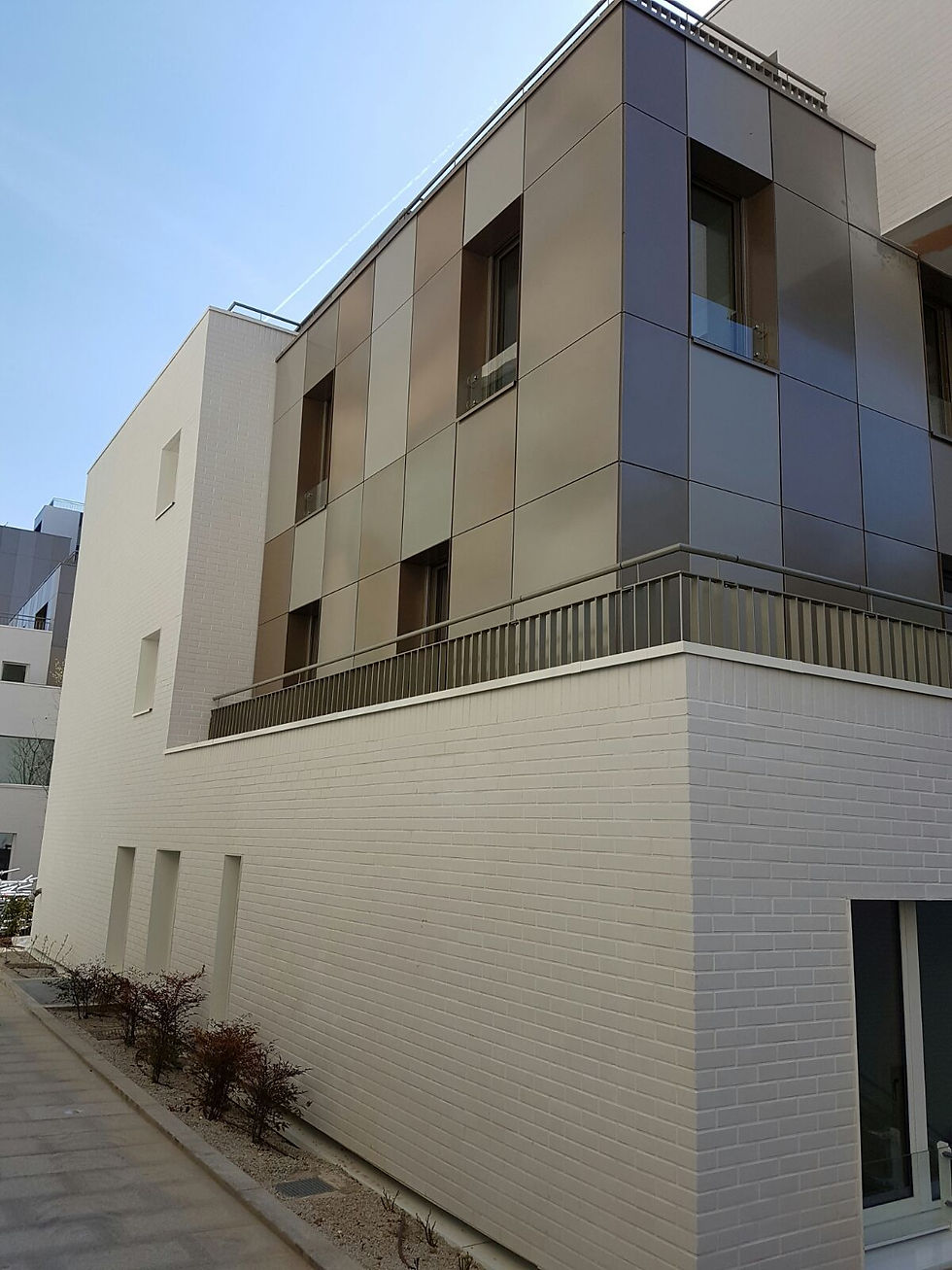 63 bd de charonne - 75011 Paris