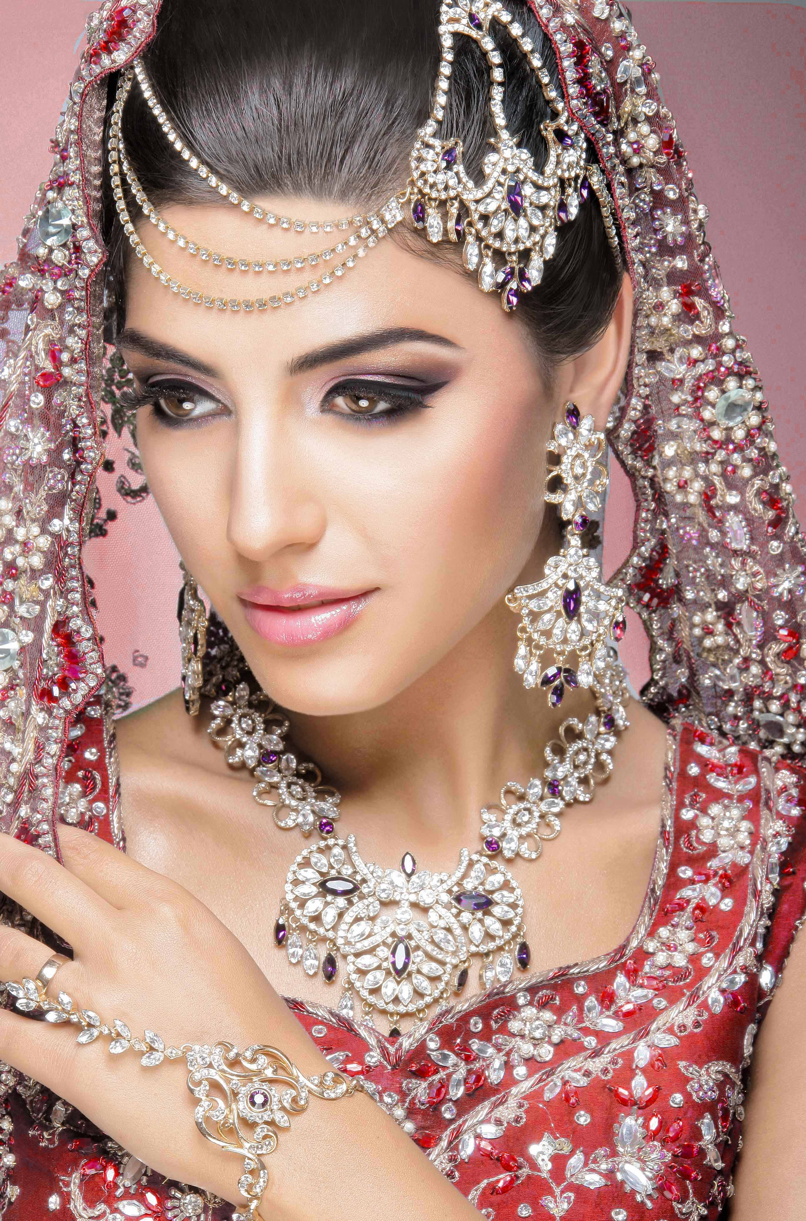Makeup bridal  Bridal Asian natural Brown Eye Smokey makeup Eyes asian  Bridal Pictures Looks Makeup