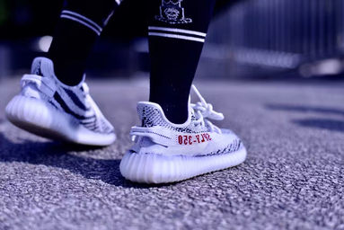 Best Buy Yeezy Boost 350 v2 'Zebra' White / Core Red / Black For Sale
