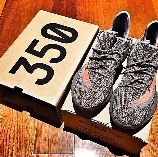 Beluga-Yeezy-Boost-350-V2-With-New-Box