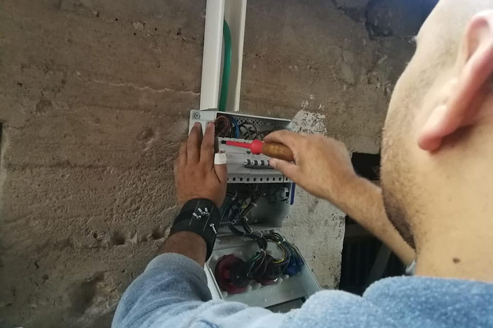 תיקון לוח חשמל