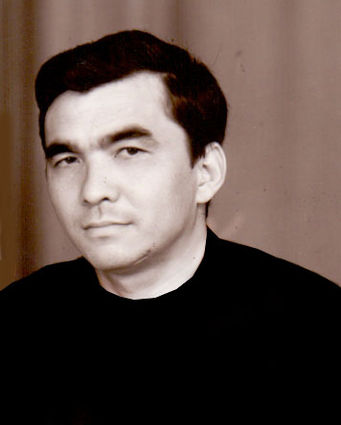 АЙНА АЛДЫНДАҒЫ АДАМ...
