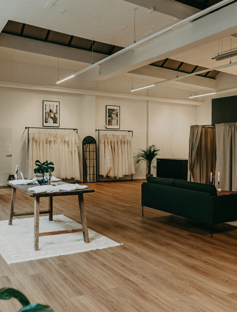 Kleiderauswahl im BRAUTWOHNZIMMER Nürnberg