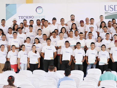 Más de un mil jóvenes desarrollan habilidades para negocios