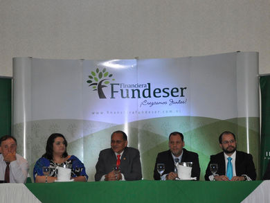 Invercasa Puesto de Bolsa y Financiera Fundeser presentan programa de emisiones de bonos