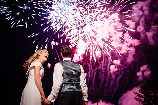 spectacle pyrotechnique pour mariage.jpeg